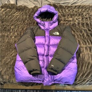 Like new The North Face Men’s HMLYN Down Parka in size XXL. Perfect Condition!